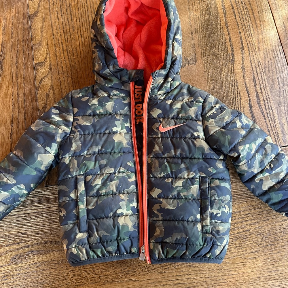 Nike Camo Puffer Jacket with Hood 18 months